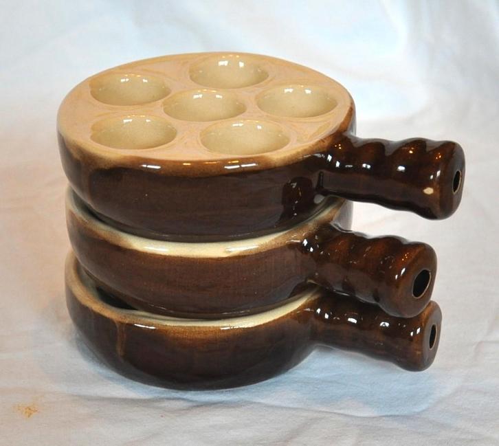 3 caquelons pour escargot de bourgogne (1), Maison & Meubles, Cuisine | Vaisselle, Comme neuf, Autres types, Céramique, Enlèvement ou Envoi