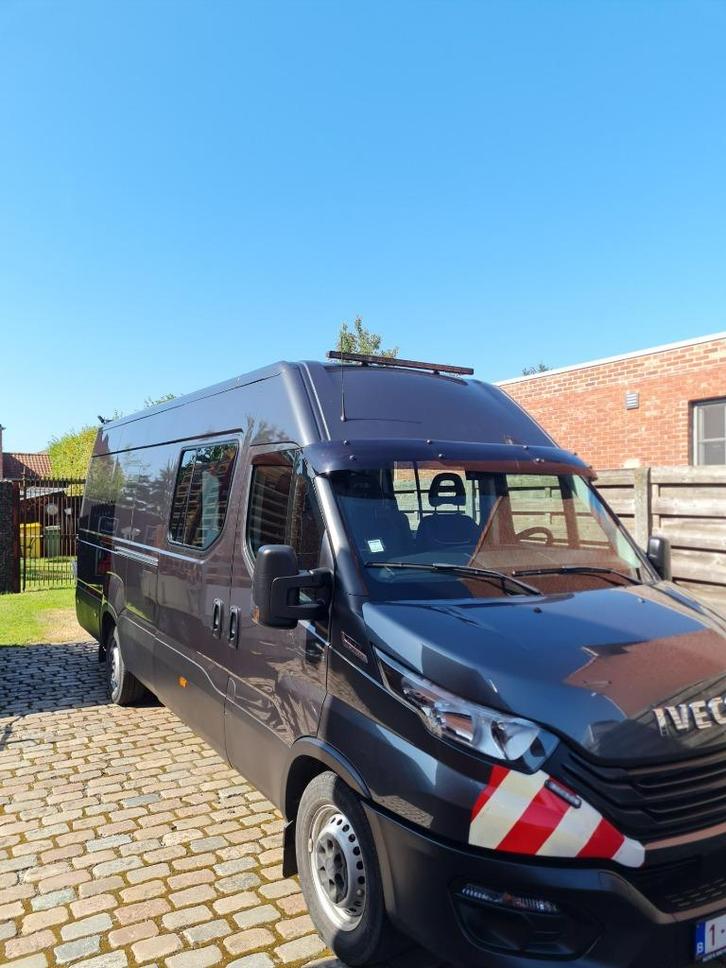 Iveco daily 3.0 dubbel cabine 6 personen automaat 210 pk, Auto's, Bestelwagens en Lichte vracht, Bedrijf, ABS, Achteruitrijcamera
