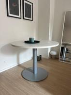 Witte ronde tafel, Huis en Inrichting, Tafels | Eettafels, Ophalen, Zo goed als nieuw
