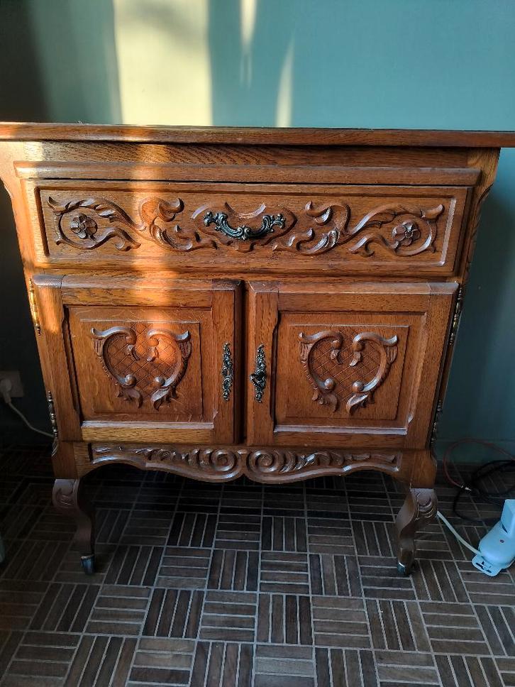 Buffetkast vintage Queen Ann stijl met eiken snijwerk, Antiek en Kunst, Antiek | Meubels | Kasten, Ophalen