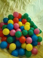 +-200 balles plastiques diamètre 6cm Voir mes annonces, Enlèvement, Neuf, Autres types
