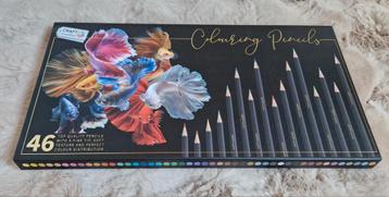 Diverse kleurspullen boeken beschikbaar voor biedingen