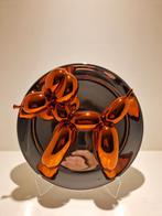 Balloon dog orange, Ophalen