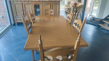 Table à manger et 6 chaises  beschikbaar voor biedingen