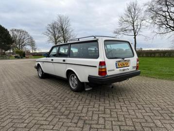 Refroidisseur intermédiaire Volvo 245 Turbo 1984, Achat, Noir, Break, Automatique