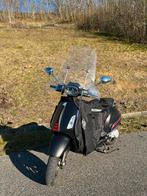 Vespa Sprint S, Fietsen en Brommers, Ophalen, Benzine, Klasse B (45 km/u), Zo goed als nieuw