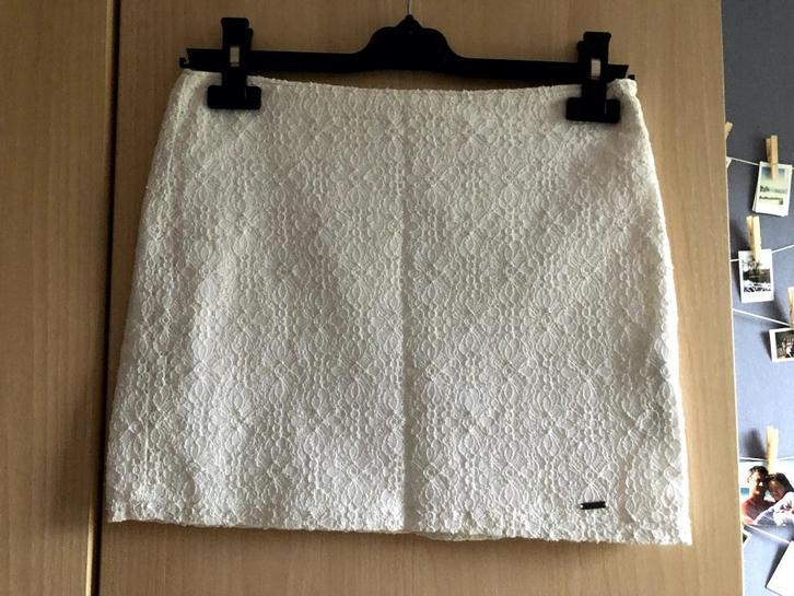 Wit rokje Hollister maat 1 of XS Woven skirt, Kleding | Dames, Rokken, Zo goed als nieuw, Maat 34 (XS) of kleiner, Wit, Boven de knie