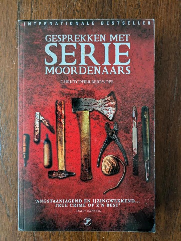 Boek Gesprekken met seriemoordenaars / Christopher Berry-Dee, Livres, Policiers, Utilisé, Enlèvement ou Envoi