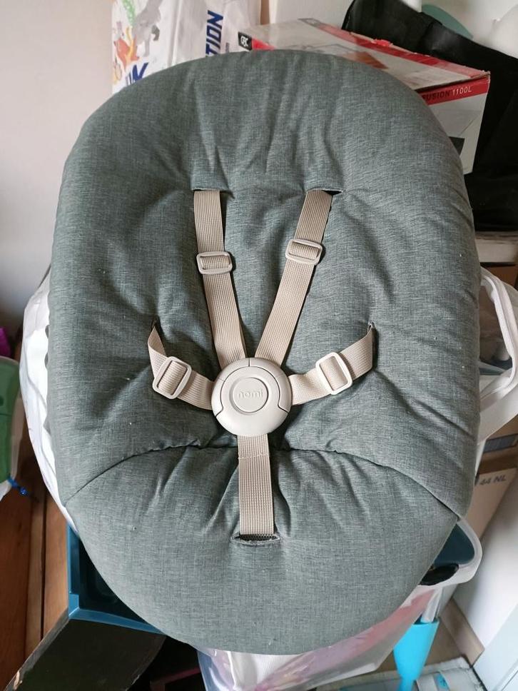 Nomi Baby Base wipzit + matrasje (grijs), Kinderen en Baby's, Babywiegjes en Ledikanten, Zo goed als nieuw, Overige typen, Ophalen of Verzenden