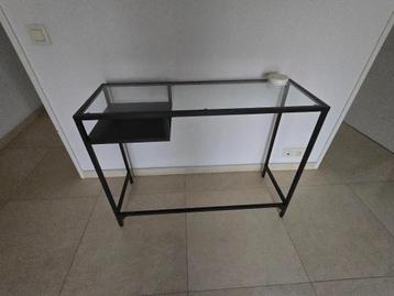 bijzettafel beschikbaar voor biedingen