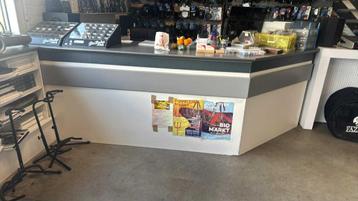 kassa meubel beschikbaar voor biedingen