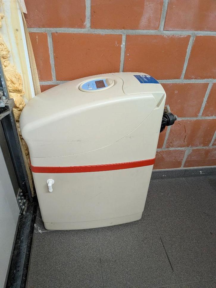 Watergenius waterontharder, Elektronische apparatuur, Waterontharders, Gebruikt, Waterontharder met zout, Ophalen