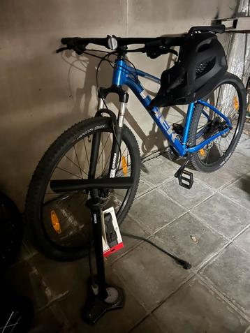 Mountainbike TREK Marlin 6 beschikbaar voor biedingen