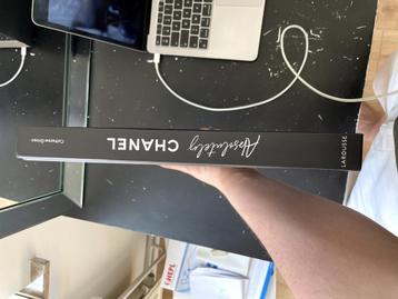 „Absolutely Chanel” boek  beschikbaar voor biedingen