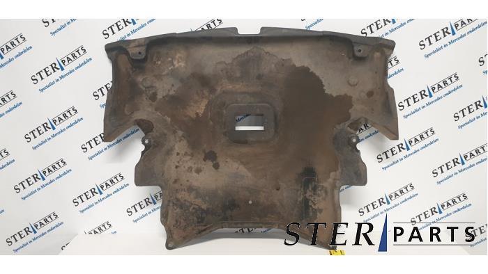 Plaque de protection moteur d'un Mercedes C-Klasse, Autos : Pièces & Accessoires, Carrosserie & Tôlerie, Mercedes-Benz, Utilisé