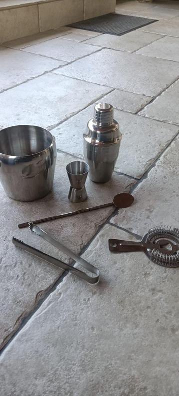 RVS 6 delig cocktailset beschikbaar voor biedingen
