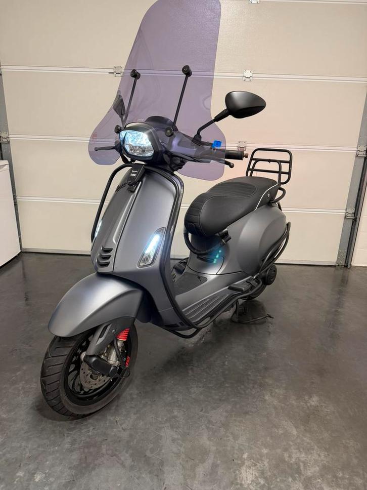 Vespa sprint A klasse euro 4, Fietsen en Brommers, Brommeronderdelen | Scooters, Zo goed als nieuw, Piaggio, Ophalen