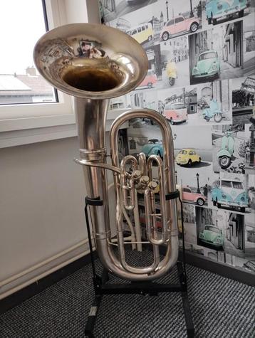 Te koop Champion (CONN) Elkhart Frontbell Tuba, Muziek en Instrumenten, Ophalen of Verzenden, Zo goed als nieuw