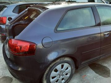 AILE ARRIÈRE DROIT Audi A3 (8P1) (01-2003/08-2012), Utilisé, Droite, Audi, Garde-boue