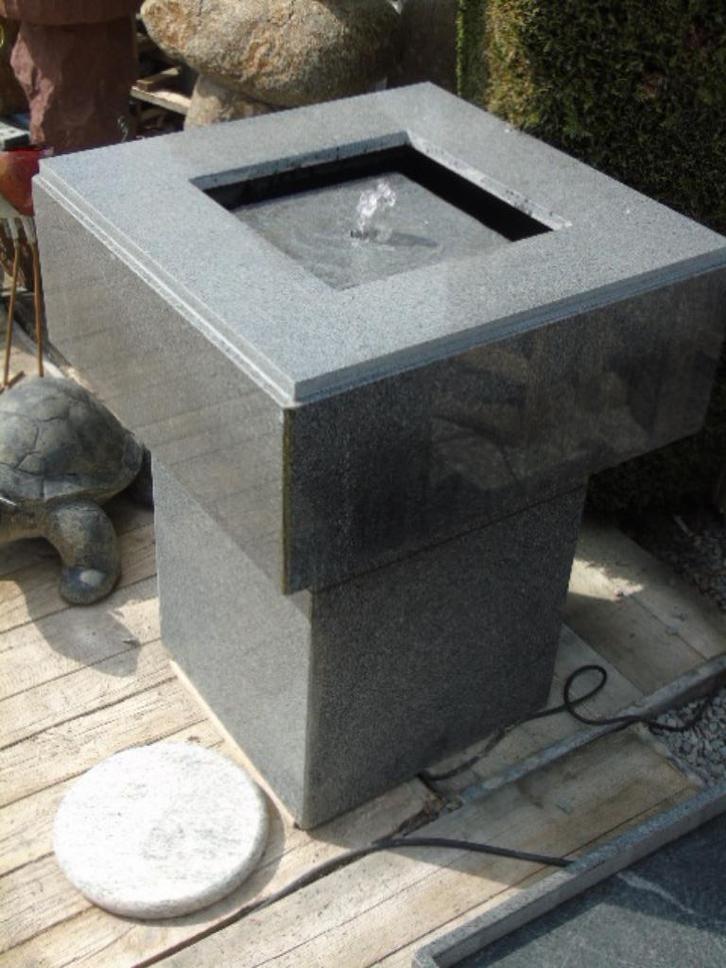 vierkante stenen fontein + LED's, geweldige prijs!!!!, Tuin en Terras, Waterpartijen en Fonteinen, Zo goed als nieuw, Fontein