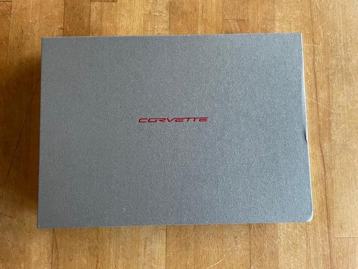 Dossier de presse “Corvette C6” version coffret NEUF, Livres, Autos | Brochures & Magazines, Neuf, Chevrolet, Enlèvement ou Envoi