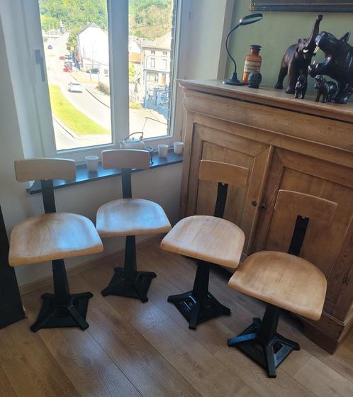 4 oude industriële stoelen uit de werkplaats van Singer, Antiek en Kunst, Antiek | Meubels | Stoelen en Sofa's, Ophalen