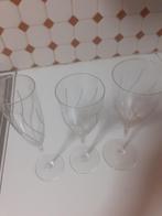 Glasservies in fijn kristal, Antiek en Kunst, Ophalen of Verzenden