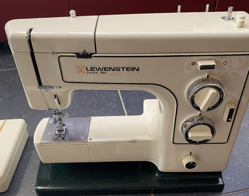 Lewenstein Super 904 naaimachine (met draagtas+accessoires), Hobby en Vrije tijd, Naaimachines en Toebehoren, Gebruikt, Naaimachine