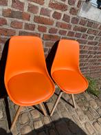 2 oranje stoelen, Huis en Inrichting, Stoelen, Ophalen, Zo goed als nieuw, Hout