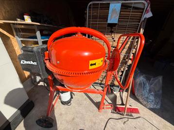 Lescha SM145s betonmalen met voetrem. Als nieuw !! beschikbaar voor biedingen