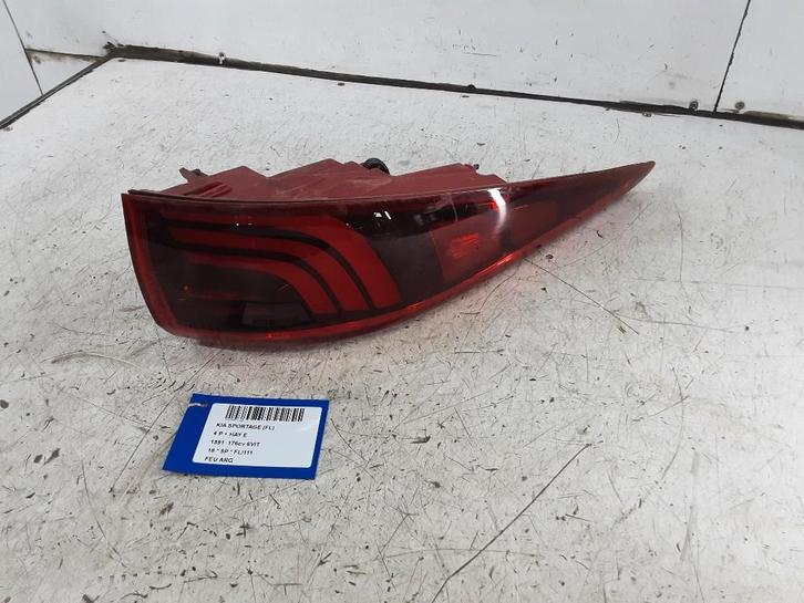 FEU ARRIÈRE GAUCHE Kia Sportage (QL) (92401F11), Autos : Pièces & Accessoires, Éclairage, Kia, Utilisé