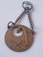 Petit pendentif rond en bronze vintage 1950 UCB déco serpent, Antiquités & Art, Antiquités | Bronze & Cuivre, Bronze, Enlèvement ou Envoi
