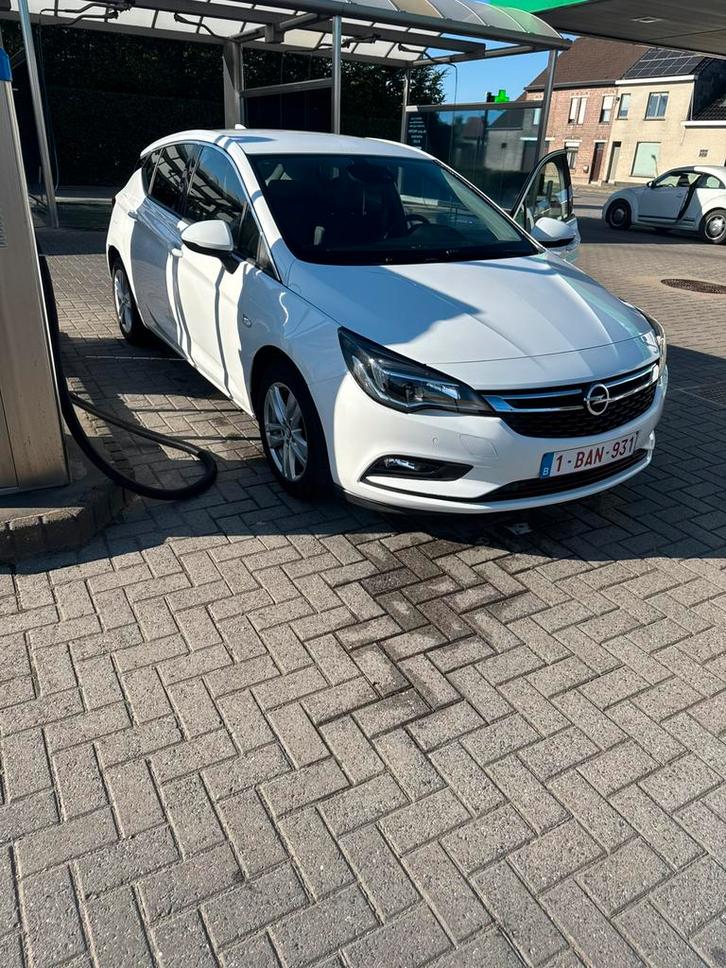Opel Astra 2017 – Benzine – Wit – Zo goed als in orde, Auto's, Opel, Bedrijf, Astra, ABS, Airbags, Airconditioning, Apple Carplay