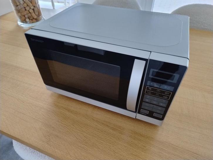 Sharp Magnetron met Grill🔥800 W🔥20 L🔥, Elektronische apparatuur, Microgolfovens, Nieuw, Vrijstaand, Microgolfoven, Minder dan 45 cm