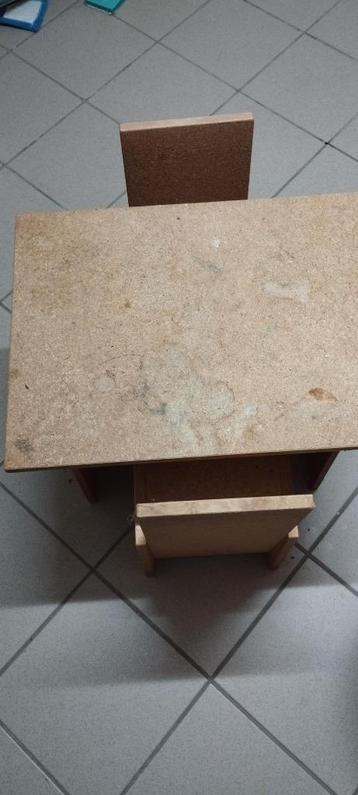 Set tafelstoelen voor kinderen beschikbaar voor biedingen