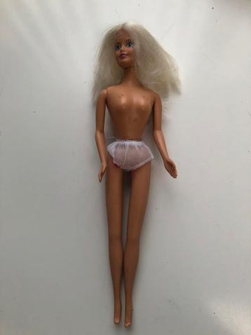 Barbiepop beschikbaar voor biedingen