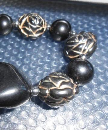 De „Azura” armband beschikbaar voor biedingen