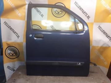 Portier 4Deurs rechts-voor van een Suzuki Wagon R+ (Y29) beschikbaar voor biedingen
