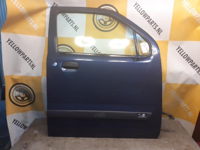 Portier 4Deurs rechts-voor van een Suzuki Wagon R+ (Y29), Auto-onderdelen, Carrosserie, Deur, Suzuki, Gebruikt, 3 maanden garantie