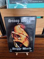 DVD - Snoop Dogg - The Doggy World, Cd's en Dvd's, Dvd's | Muziek en Concerten, Ophalen of Verzenden