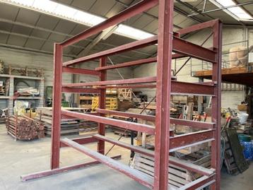 Stockage artikelen - stapelrek beschikbaar voor biedingen