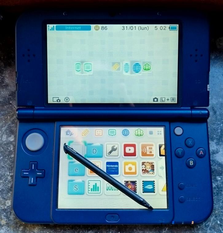 Nintendo New 3DS XL + accessoires, Games en Spelcomputers, Spelcomputers | Nintendo 2DS en 3DS, Gebruikt, 3DS, Blauw, Met beschermhoes of tas