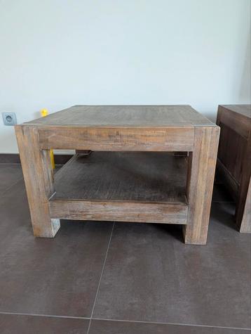 Henders and Hazel kasten/tafels zeer goedkoop beschikbaar voor biedingen