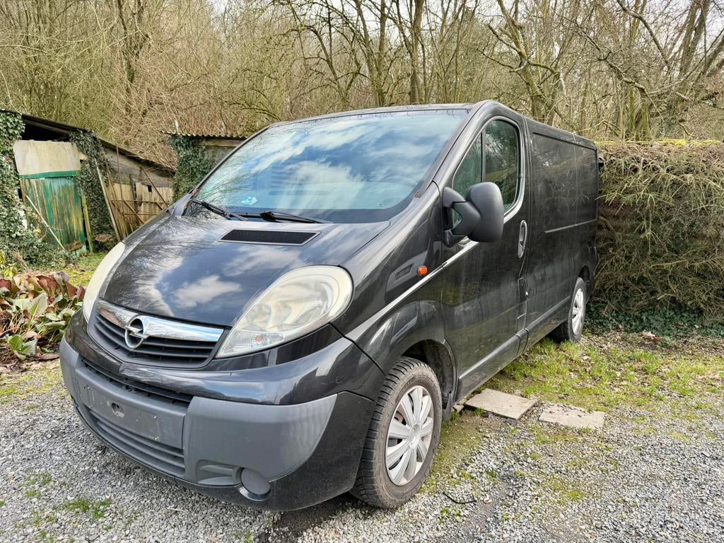 Opel Vivaro 2.0l 84kw boîte automatique 1injecteur problème, Auto's, Automaat, Vivaro, Zwart, Zwart