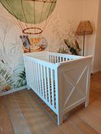 Babybed ledikant wit landelijk, Kinderen en Baby's, Ophalen, Zo goed als nieuw, Minder dan 140 cm, Matras