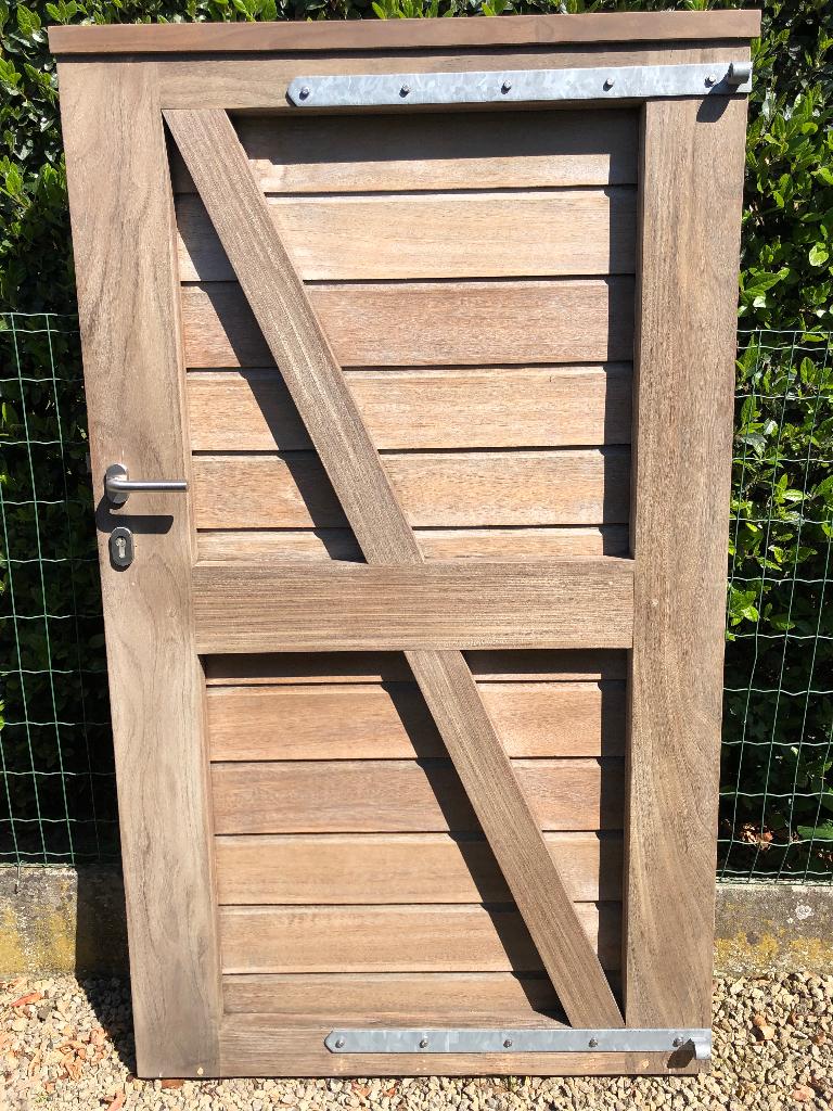 Tuinpoort in hardhout, Ophalen, 100 tot 150 cm, Zo goed als nieuw, Draaipoort