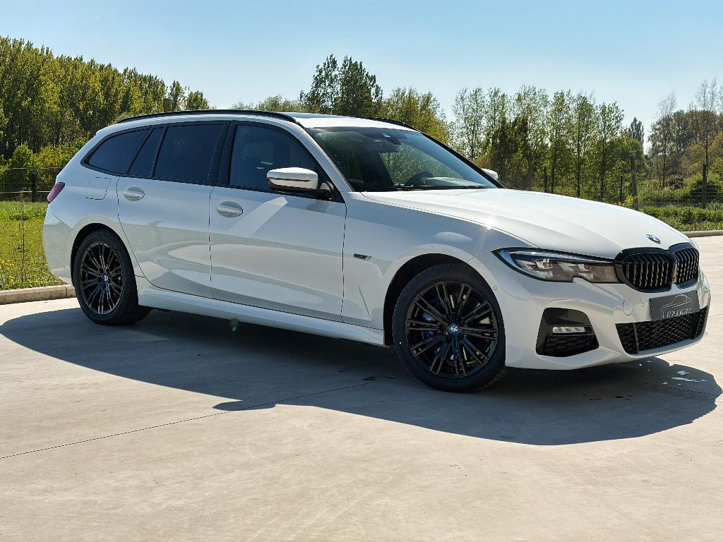 BMW 330e - 2022 - 76.593km - Pano - M-sport - 360, Autos, Cuir et Alcantara, https://public.car-pass.be/vhr/74645868-64a6-4d8a-b08c-91833e10e7bf