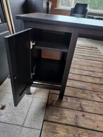 Zwarte bureau, Ophalen