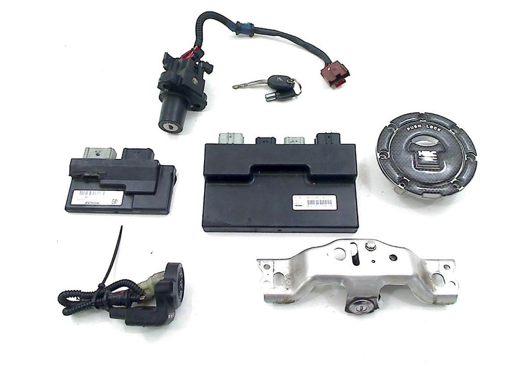 ENSEMBLE DE VERROU ET CYLINDRE DE PORTES (38600-mfj-a52), Dhr. S. di Majo, Utilisé, Info@cama-motorparts.nl, P.J. Troelstraweg 8 8
3144 CX  MAASSLUIS, NL