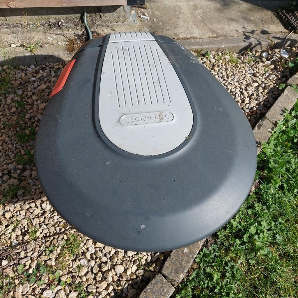 Huisje/garage robotmaaier Gardena, Ophalen